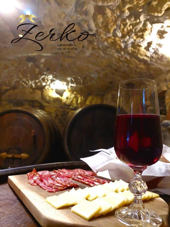 Zerko Holiday Home - Vineyard Chalet With Sauna And Jacuzzi Free Mirna Luaran gambar